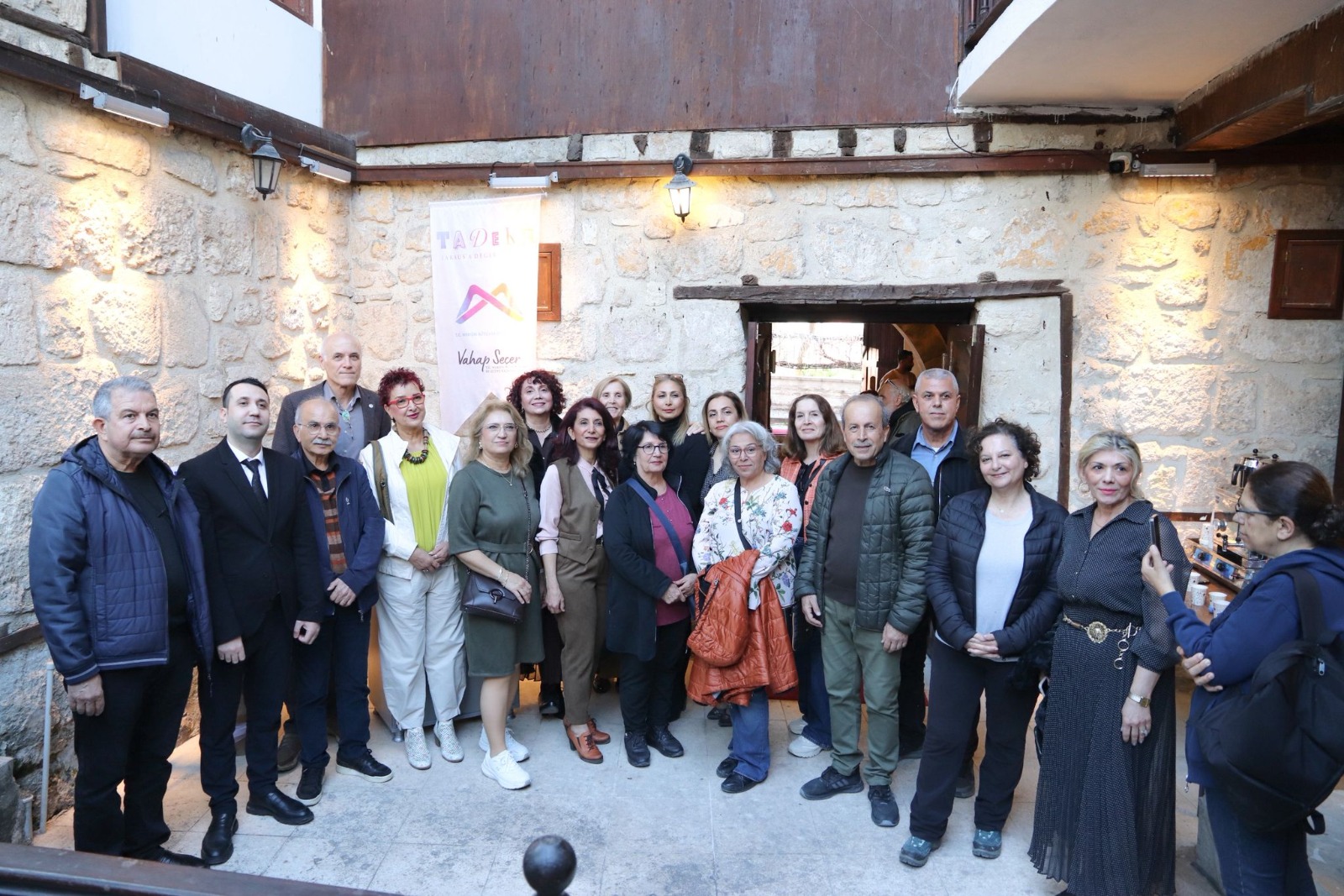 “BİR ZAMANLAR TARSUS” ADLI KARMA RESİM SERGİSİ AÇILDI