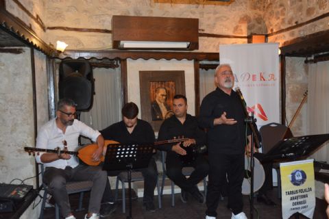 AŞIK MAHZUNİ ŞERİF, TADEKA’DA TÜRKÜLERİYLE ANILDI