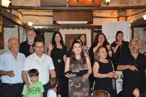 AŞIK MAHZUNİ ŞERİF, TADEKA’DA TÜRKÜLERİYLE ANILDI