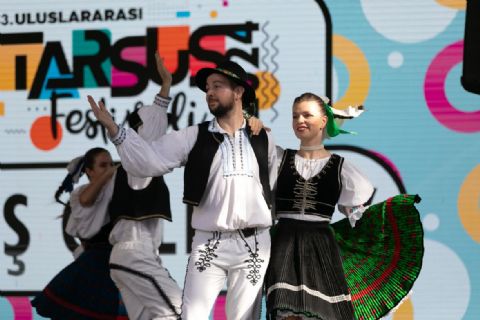 Büyükşehir’in ‘3. Uluslararası Tarsus Festivali’ Rengarenk Başladı