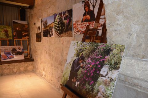 KUAFÖR ANJEL VE ROZA ANISINA TADEKA’DA “TARSUS’A EMEK VEREN KADINLAR” FOTOĞRAF SERGİSİ AÇILDI