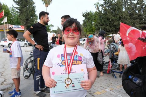 Tarsus’ta Çocuklar Bisiklet Şenliği Eğlenceli Bir Bayram Geçirdi!