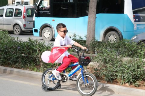 Tarsus’ta Çocuklar Bisiklet Şenliği Eğlenceli Bir Bayram Geçirdi!