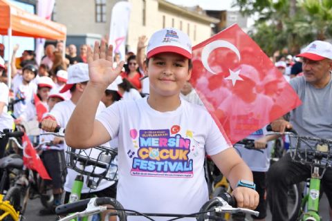Tarsus’ta Çocuklar Bisiklet Şenliği Eğlenceli Bir Bayram Geçirdi!