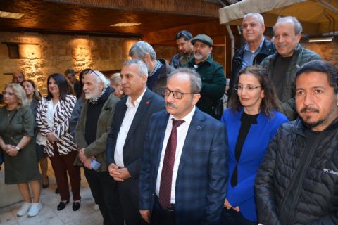 “BİR ZAMANLAR TARSUS” ADLI KARMA RESİM SERGİSİ AÇILDI